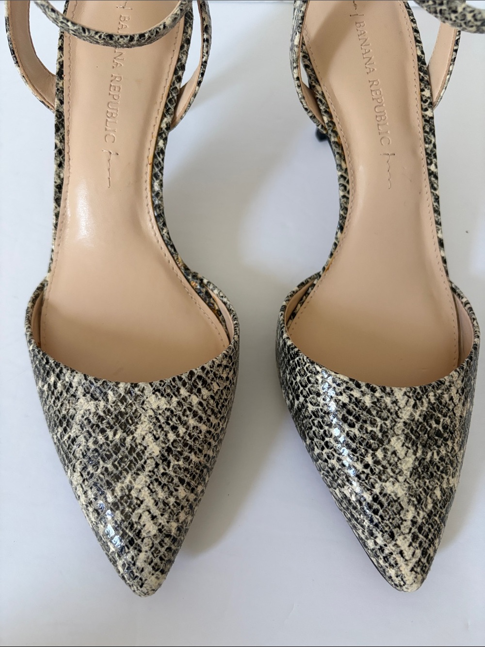 Banana Republic Makayla Snake Print Pointed Toe Kitten Heels - Size 7